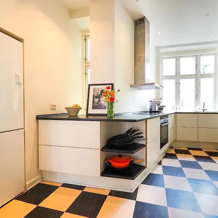 Apartment Spacious In The Heart Of *