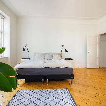 Spacious In The Heart Of Apartment *