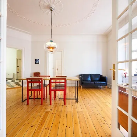 Spacious In The Heart Of Apartment *