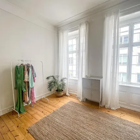 Spacious In The Heart Of Apartment *