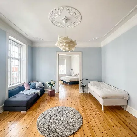 Apartment Spacious In The Heart Of *